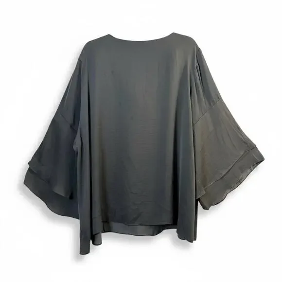 Lane Bryant Flowy V-Neck Blouse – 26/28 – Gray – Wide Sleeves - Picture 2 of 4